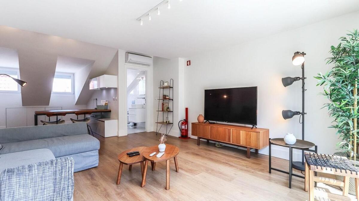 Liberdade Spacious Duplex With Ac Apartment Lissabon